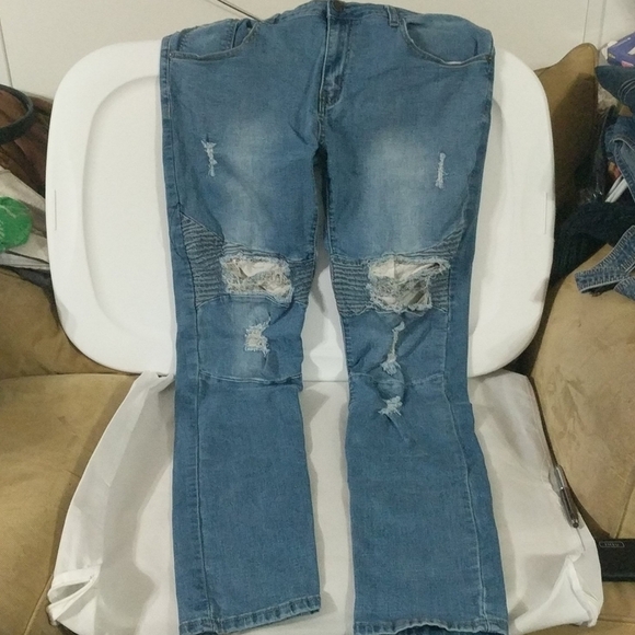 Spark Distressed Skinny Medium Wash - size 36 x 34 - Picture 2 of 9